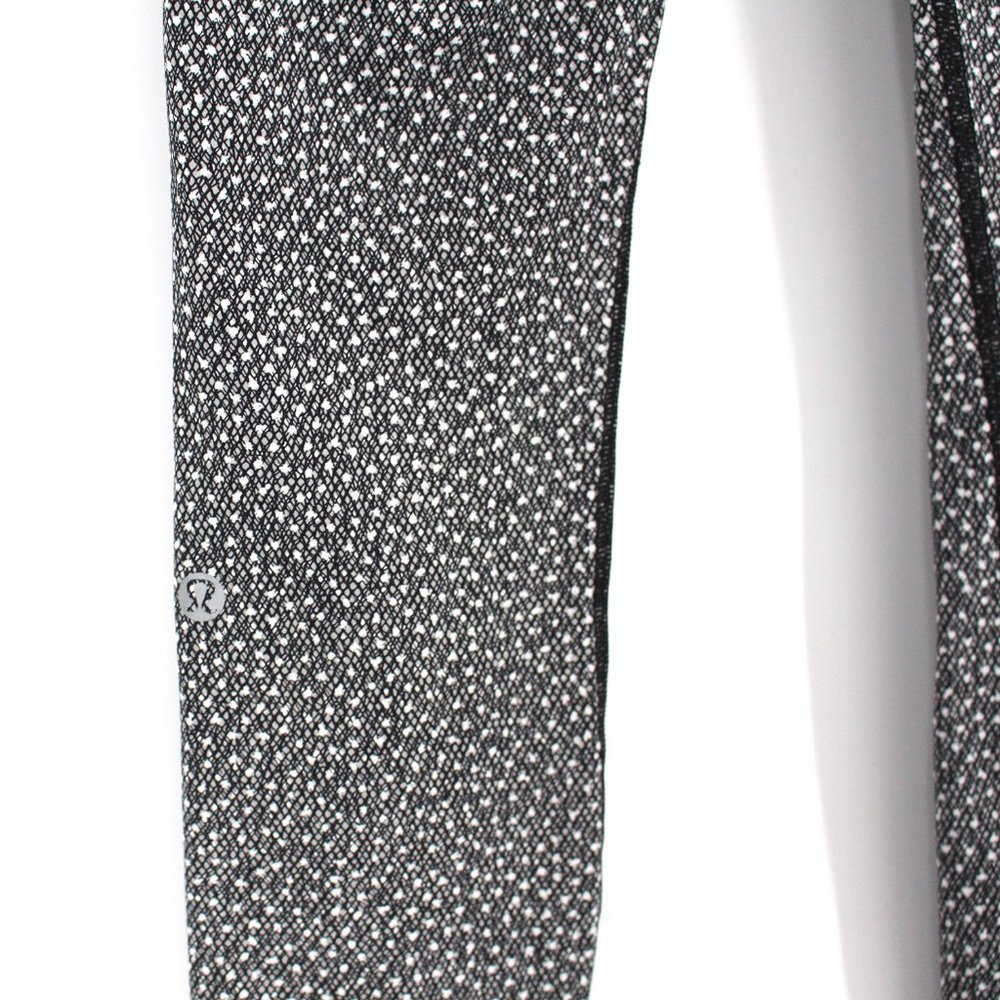 Lululemon Black White Speckled Pattern Cropped Legging Side Pockets size 4 Small - Picture 3 of 6